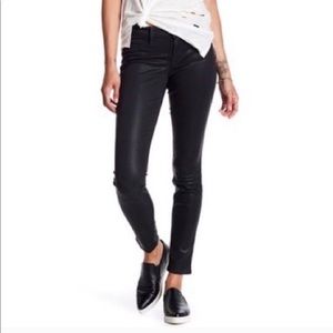 Level 99 Mid Rise Coated Skinny Jeans Size 29